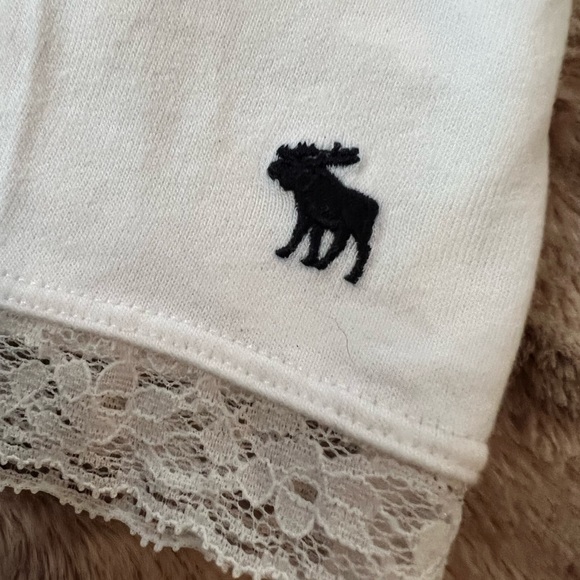 Girls A&F Kids Tank Top with Lace Trim.. White 🤍 in Color .. Size 7/8 - Picture 2 of 5